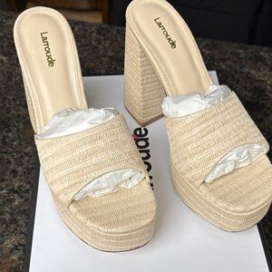 LARROUDE DOLLY MULE RAFFIA NATURAL SANDALS NEW SIZE 9.5
